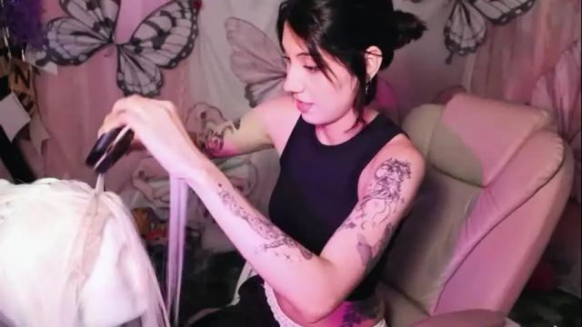 Image 2 of fairywhore Stream on Chaturbate on 29 days ago