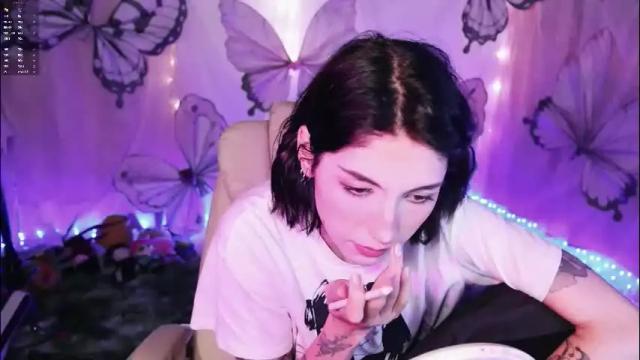 Image 2 of fairywhore Stream on Chaturbate on 22 days ago