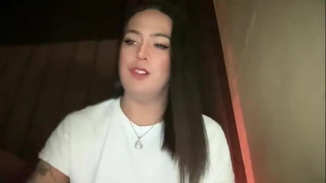 Image 3 of fallon_empress Stream on Chaturbate on 1 month ago