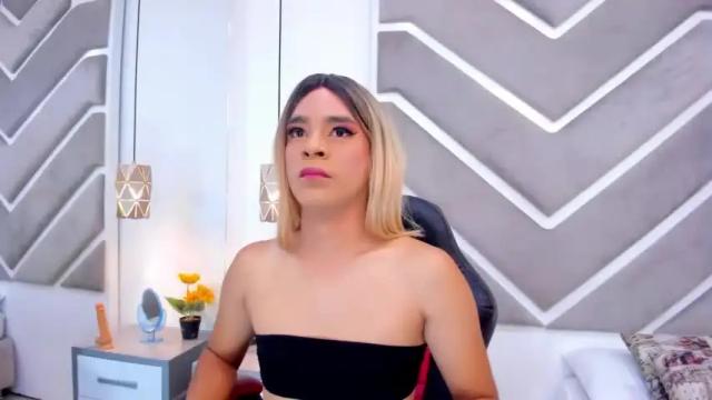 Image 12 of fallonsaenz Stream on Chaturbate on 18 months ago