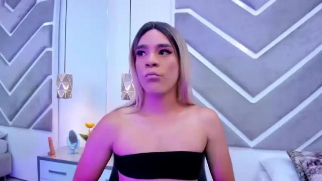 Image 3 of fallonsaenz Stream on Chaturbate on 18 months ago