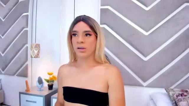 Image 6 of fallonsaenz Stream on Chaturbate on 18 months ago