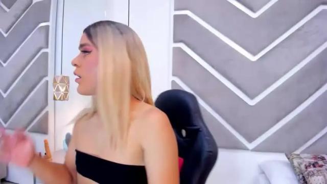 Image 7 of fallonsaenz Stream on Chaturbate on 18 months ago