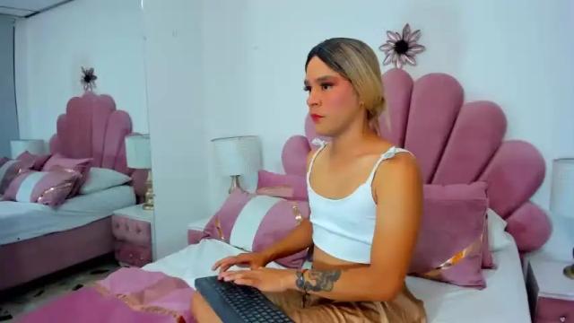Image 2 of fallonsaenz Stream on Chaturbate on 18 months ago