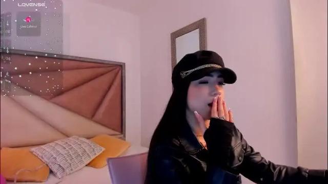 Image 8 of faloonroussel Stream on Chaturbate on 24 days ago