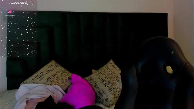 Image 4 of faloonroussel Stream on Chaturbate on 6 days ago