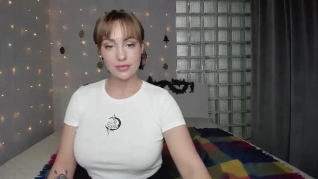 Image 4 of fancy__nancy Stream on Chaturbate on 17 months ago