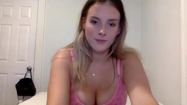 Image 10 of fantasiafields Stream on Chaturbate on 22 months ago