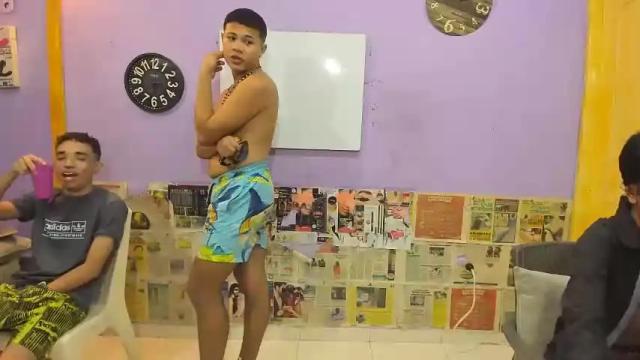 Image 3 of fantasy_bisexual Stream on Chaturbate on 14 months ago