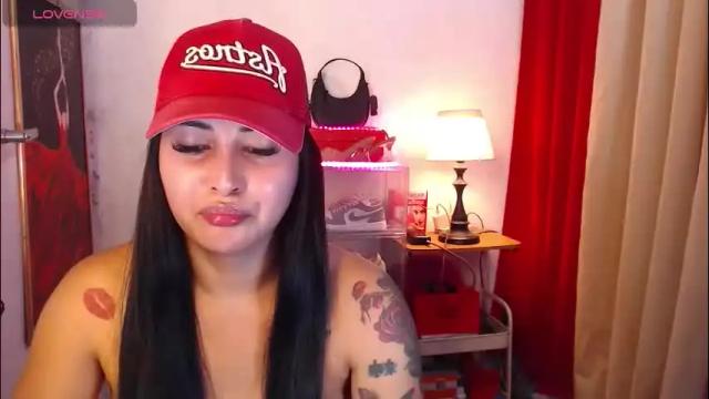 Image 12 of farrah_usan Stream on Chaturbate on 1 month ago