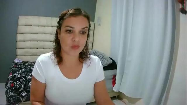 Image 4 of fe1ticeira Stream on Chaturbate on 16 months ago