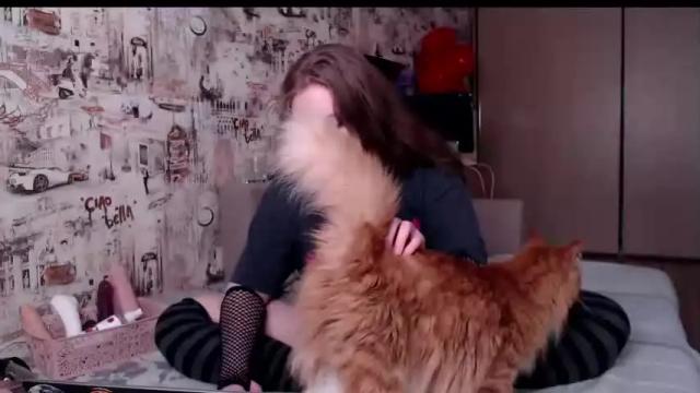 Thumbnail 2, feed_ur_kitty's Stream at Chaturbate, 16 months ago