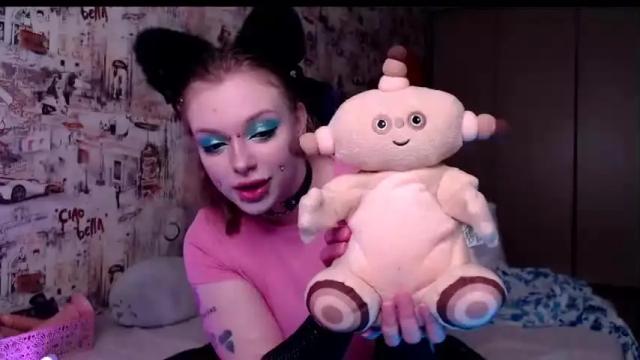 Image 7 of feed_ur_kitty Stream on Chaturbate on 16 months ago
