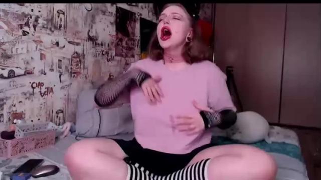 Image 2 of feed_ur_kitty Stream on Chaturbate on 16 months ago