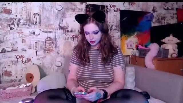 Image 2 of feed_ur_kitty Stream on Chaturbate on 15 months ago