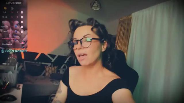 Image 3 of feetfundoll Stream on Chaturbate on 21 months ago