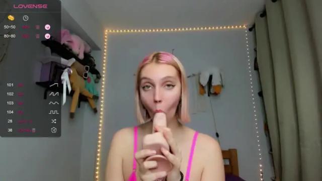 Image 6 of feiry_freya Stream on Chaturbate on 18 months ago