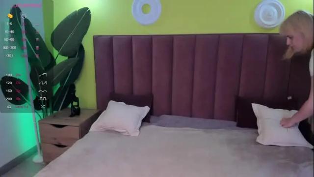 Image 11 of feliciaedwards Stream on Chaturbate on 1 month ago