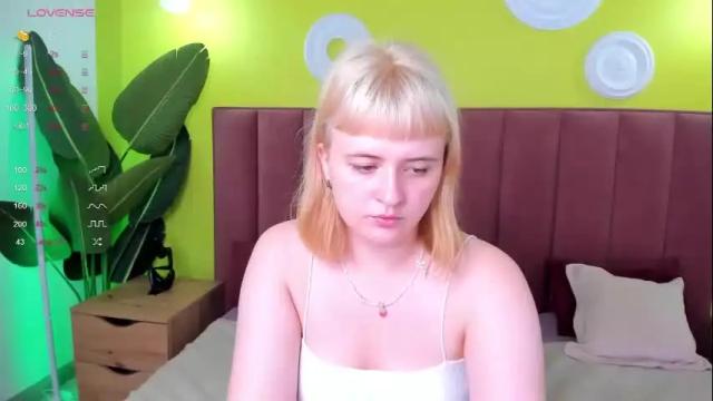 Image 12 of feliciaedwards Stream on Chaturbate on 19 days ago