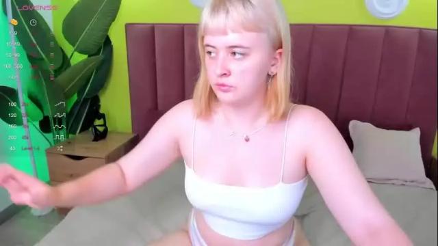 Image 3 of feliciaedwards Stream on Chaturbate on 19 days ago