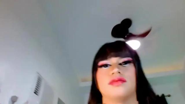 Image 7 of felicity_finley Stream on Chaturbate on 15 months ago