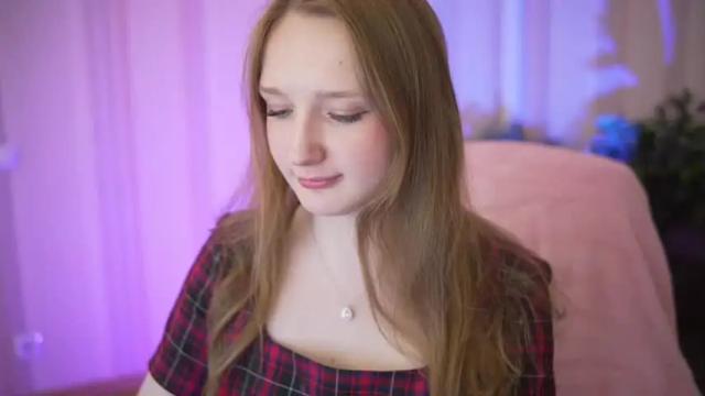 Image 11 of felicity_moore Stream on Chaturbate on 18 months ago