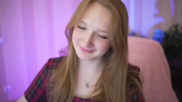 Image 12 of felicity_moore Stream on Chaturbate on 18 months ago