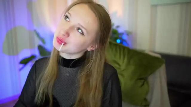 Image 12 of felicity_moore Stream on Chaturbate on 18 months ago