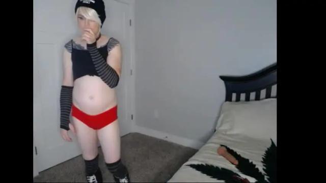 Image 4 of femboydee73 Stream on Chaturbate on 2 months ago