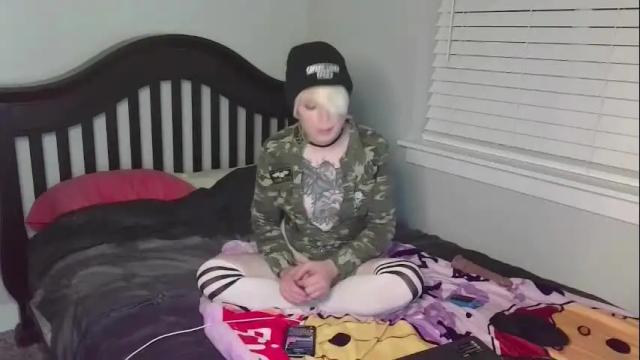 Image 11 of femboydee73 Stream on Chaturbate on 21 days ago