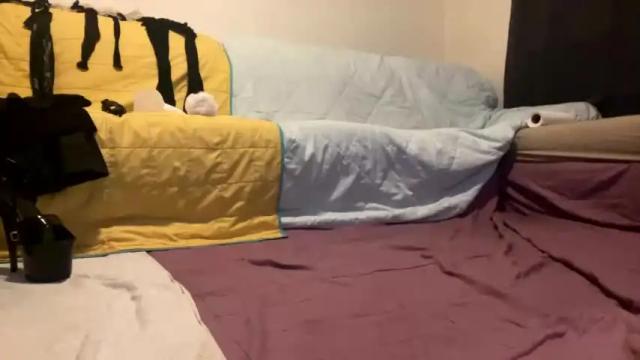 Image 11 of femboyhorse Stream on Chaturbate on 17 months ago