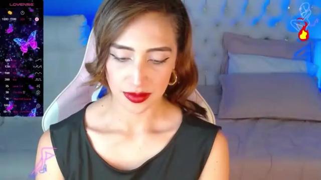 Image 2 of feminineparadise Stream on Chaturbate on 15 months ago
