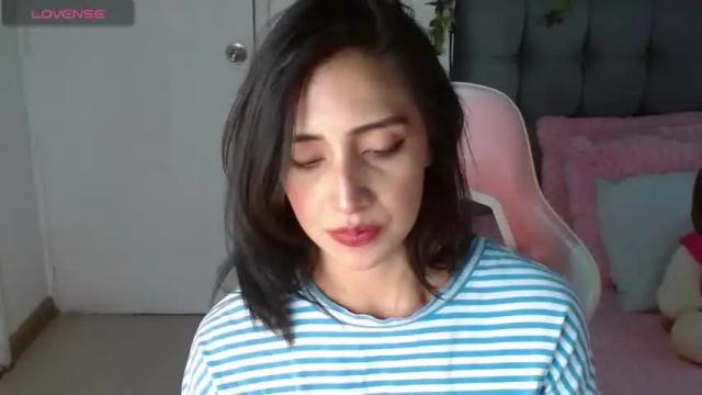 Image 3 of feminineparadise Stream on Chaturbate on 15 months ago