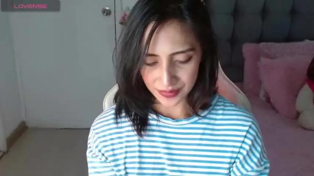 Image 8 of feminineparadise Stream on Chaturbate on 15 months ago