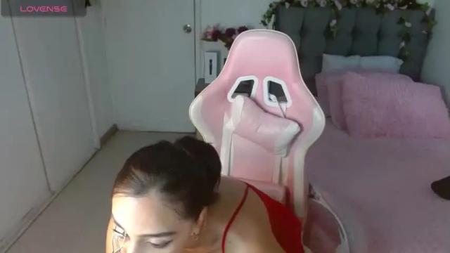 Image 6 of feminineparadise Stream on Chaturbate on 14 months ago