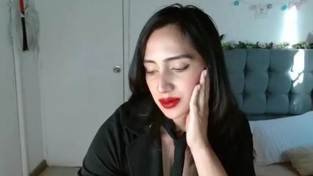 Image 11 of feminineparadise Stream on Chaturbate on 14 months ago