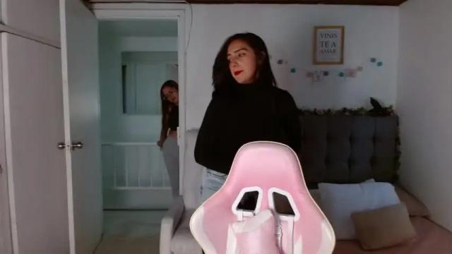 Image 2 of feminineparadise Stream on Chaturbate on 14 months ago