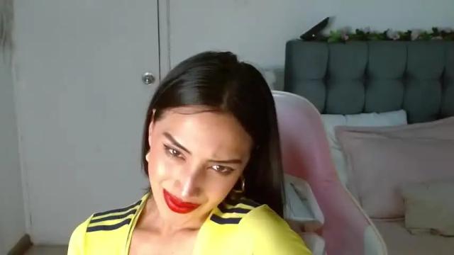 Image 10 of feminineparadise Stream on Chaturbate on 14 months ago