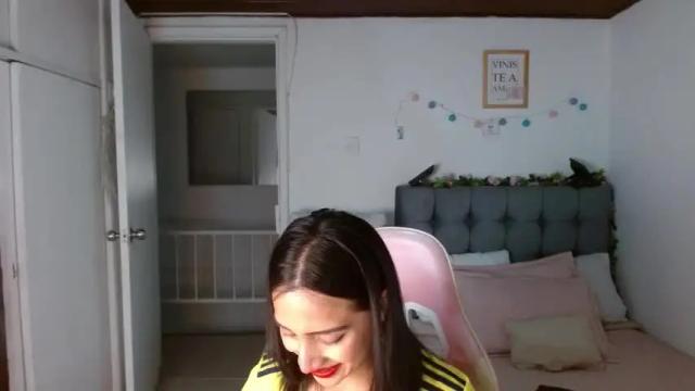 Image 2 of feminineparadise Stream on Chaturbate on 14 months ago