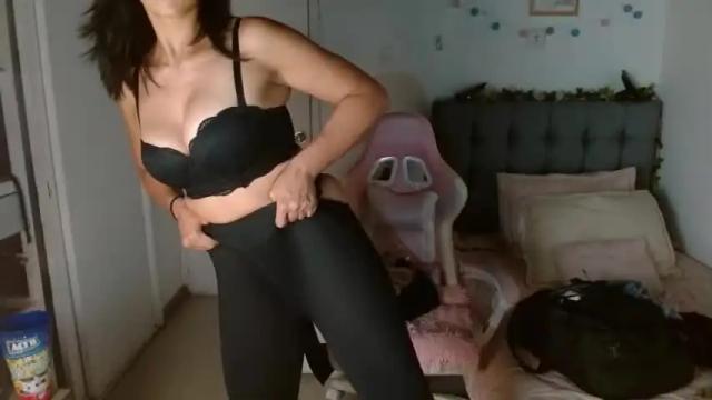 Image 2 of feminineparadise Stream on Chaturbate on 14 months ago