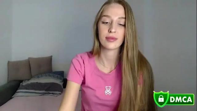 Image 3 of femkedejager Stream on Chaturbate on 1 month ago