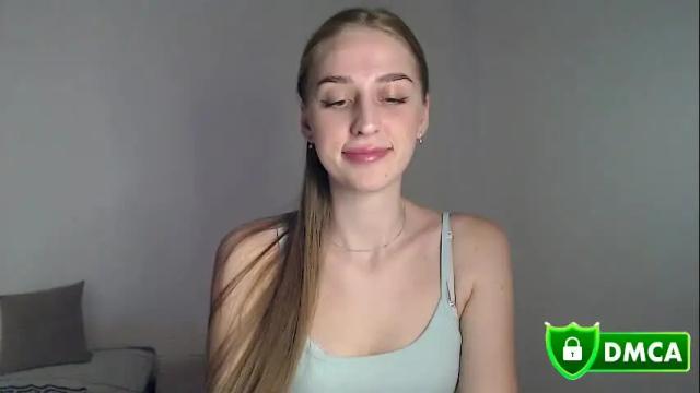 Image 2 of femkedejager Stream on Chaturbate on 1 month ago