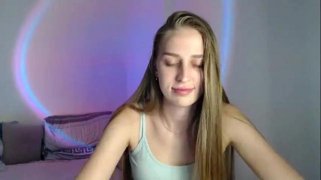 Image 2 of femkedejager Stream on Chaturbate on 1 month ago