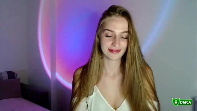 Image 3 of femkedejager Stream on Chaturbate on 29 days ago