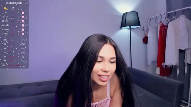 Image 4 of feral_bery Stream on Chaturbate on 15 months ago