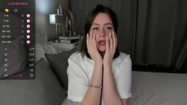Image 7 of feral_bery Stream on Chaturbate on 15 months ago