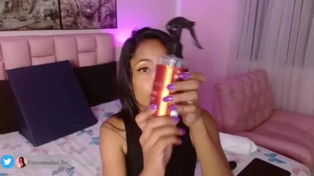 Image 3 of fernanda_liie Stream on Chaturbate on 13 months ago