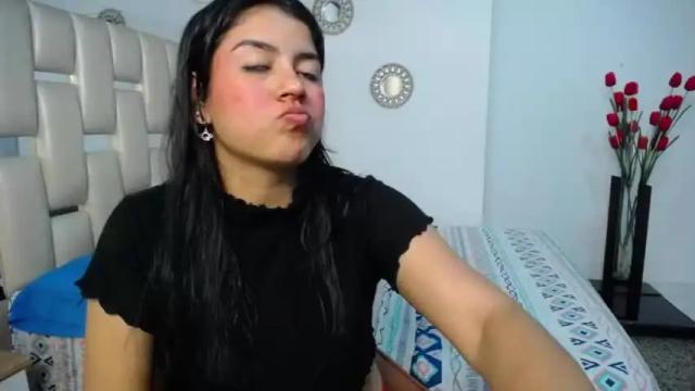 Image 6 of fernanda_sweette Stream on Chaturbate on 19 months ago