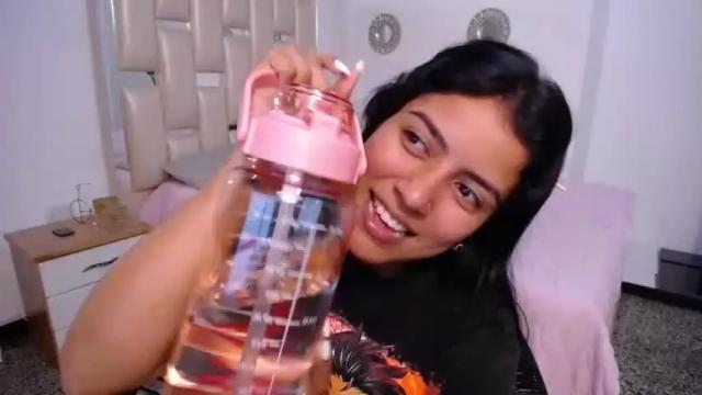 Image 11 of fernanda_sweette Stream on Chaturbate on 19 months ago