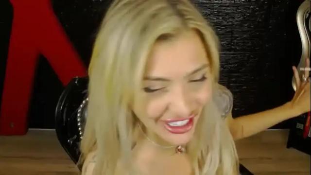 Image 4 of fetishsarah Stream on Chaturbate on 2 months ago